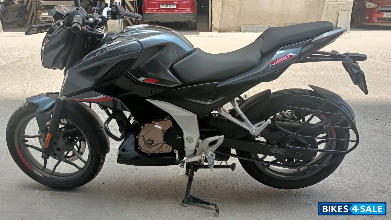 Bajaj Pulsar N250