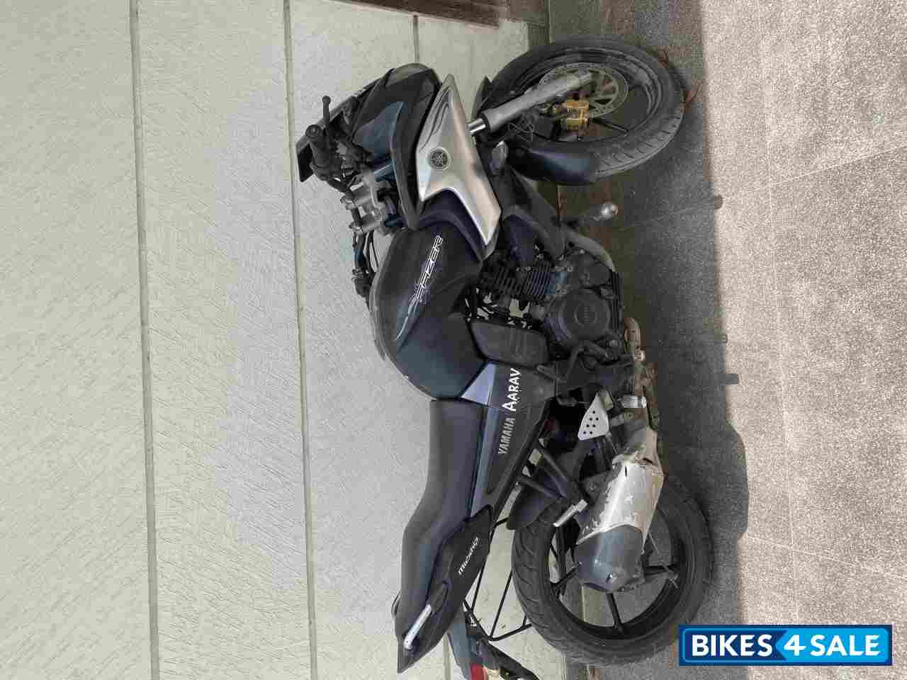 Black Silver Yamaha Fazer 125