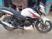 White TVS Apache RTR 160 BS VI
