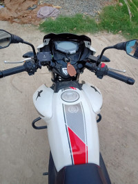 White TVS Apache RTR 160 BS VI