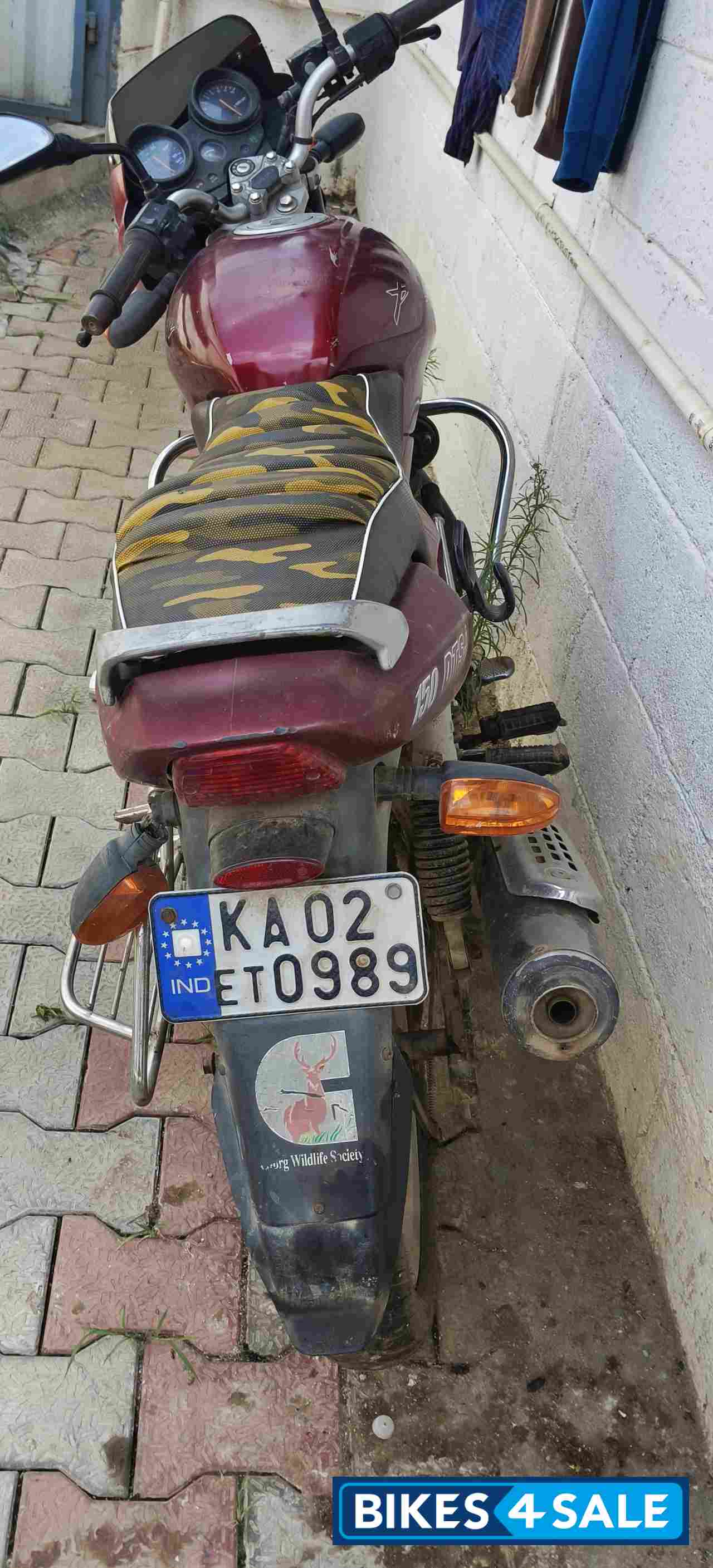 Red Bajaj Pulsar 150 Red Bajaj Pulsar 150