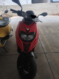 Red Aprilia Storm 125
