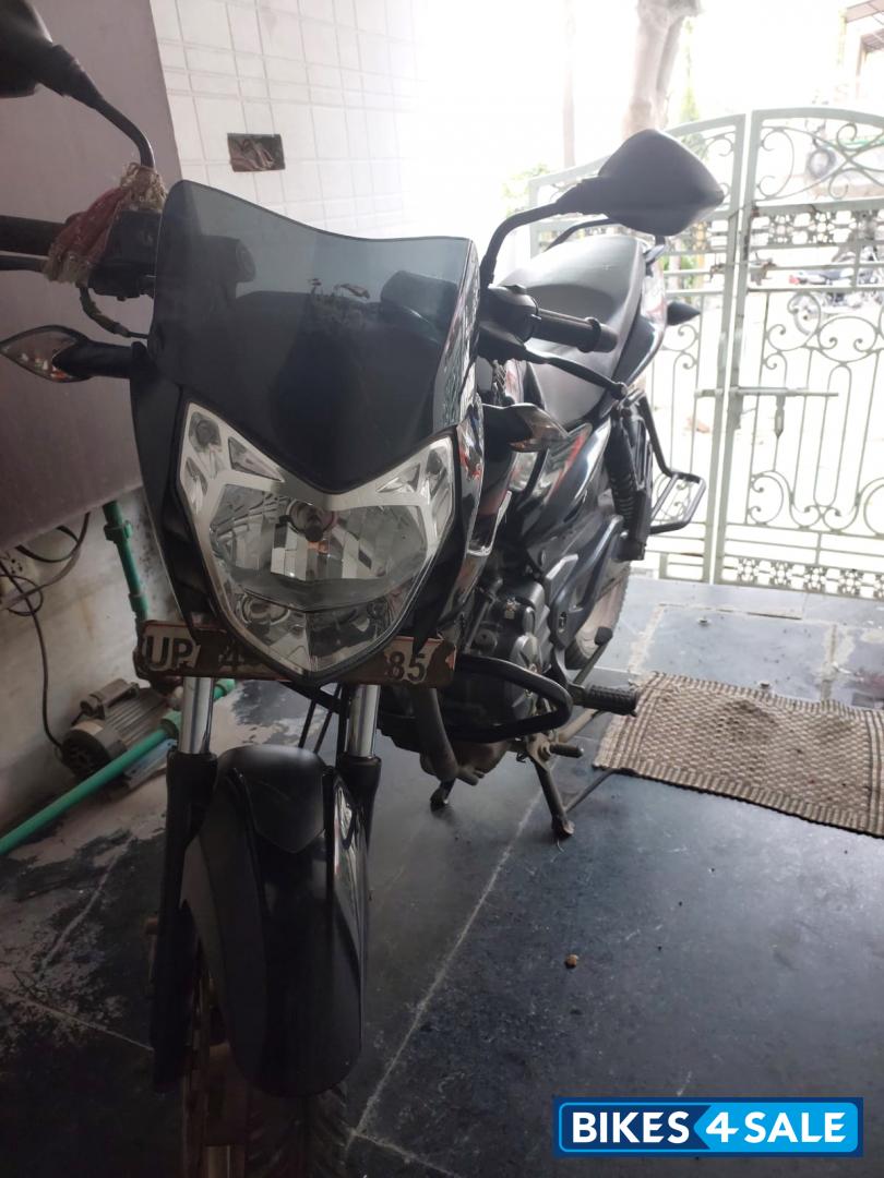 Black Bajaj Pulsar 135LS