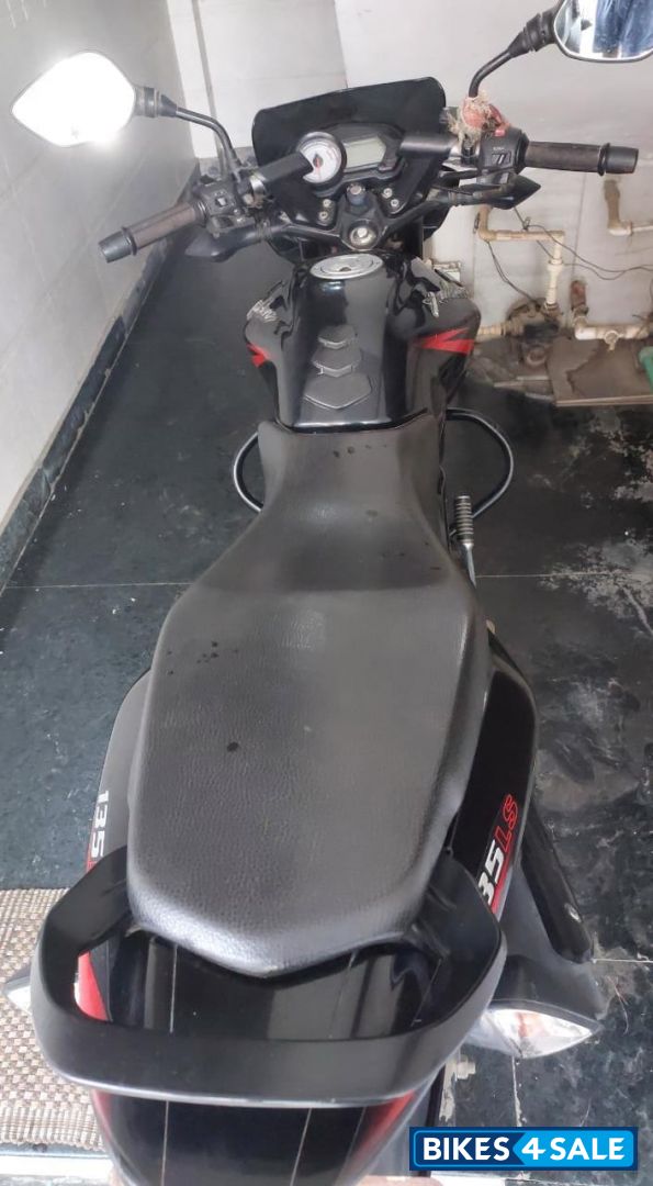 Black Bajaj Pulsar 135LS