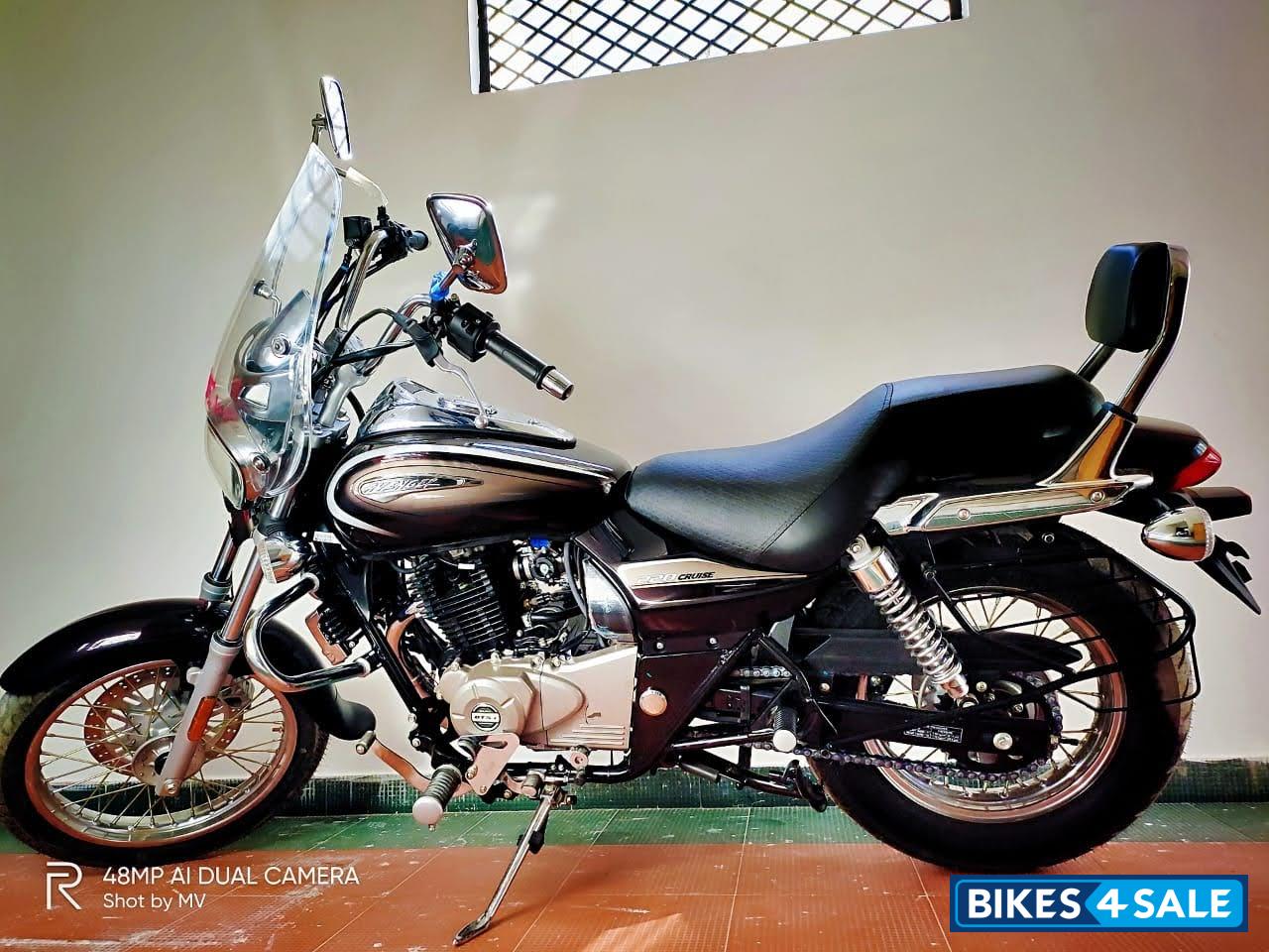 Black Bajaj Avenger Cruise 220 BS6