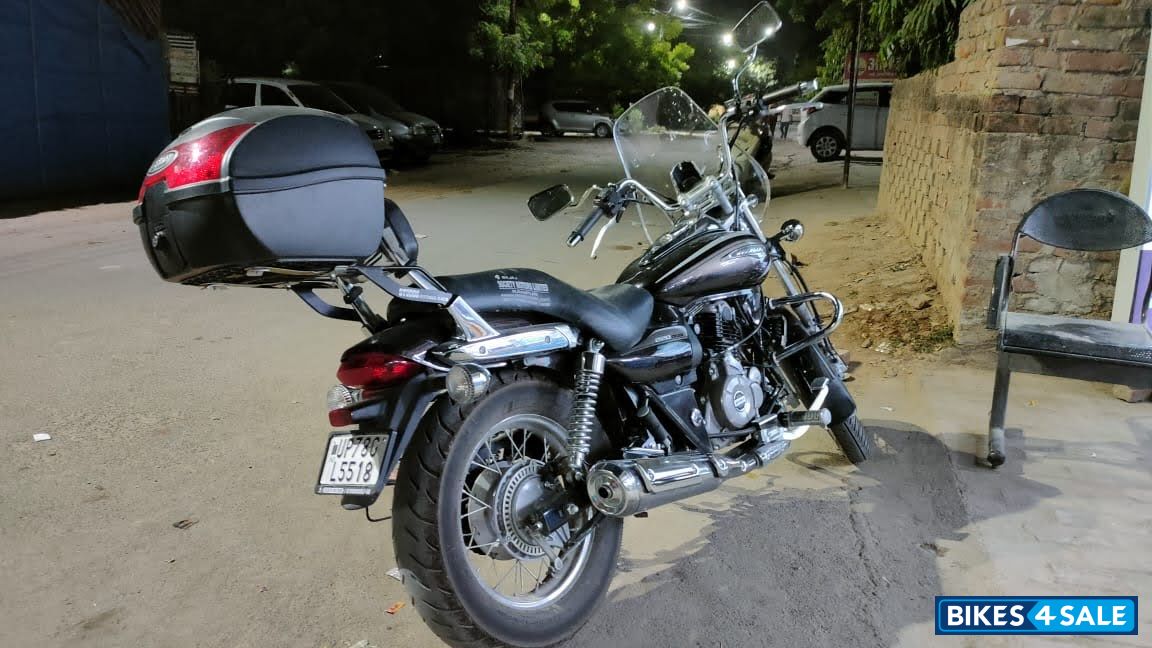 Black Bajaj Avenger Cruise 220 BS6