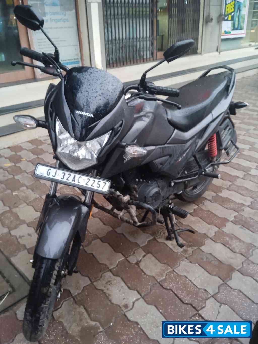 Mat Black Honda Livo 110