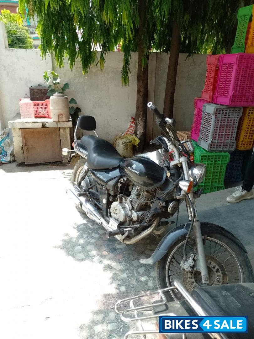 Bajaj Avenger 220 DTS-i