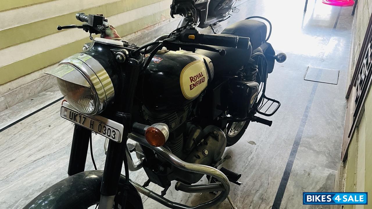 Black Royal Enfield Classic 350