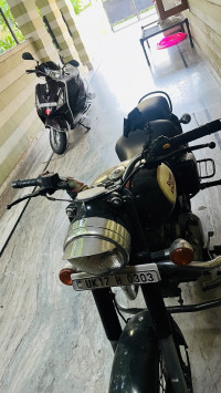 Black Royal Enfield Classic 350