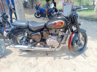 Black Royal Enfield Bullet 350