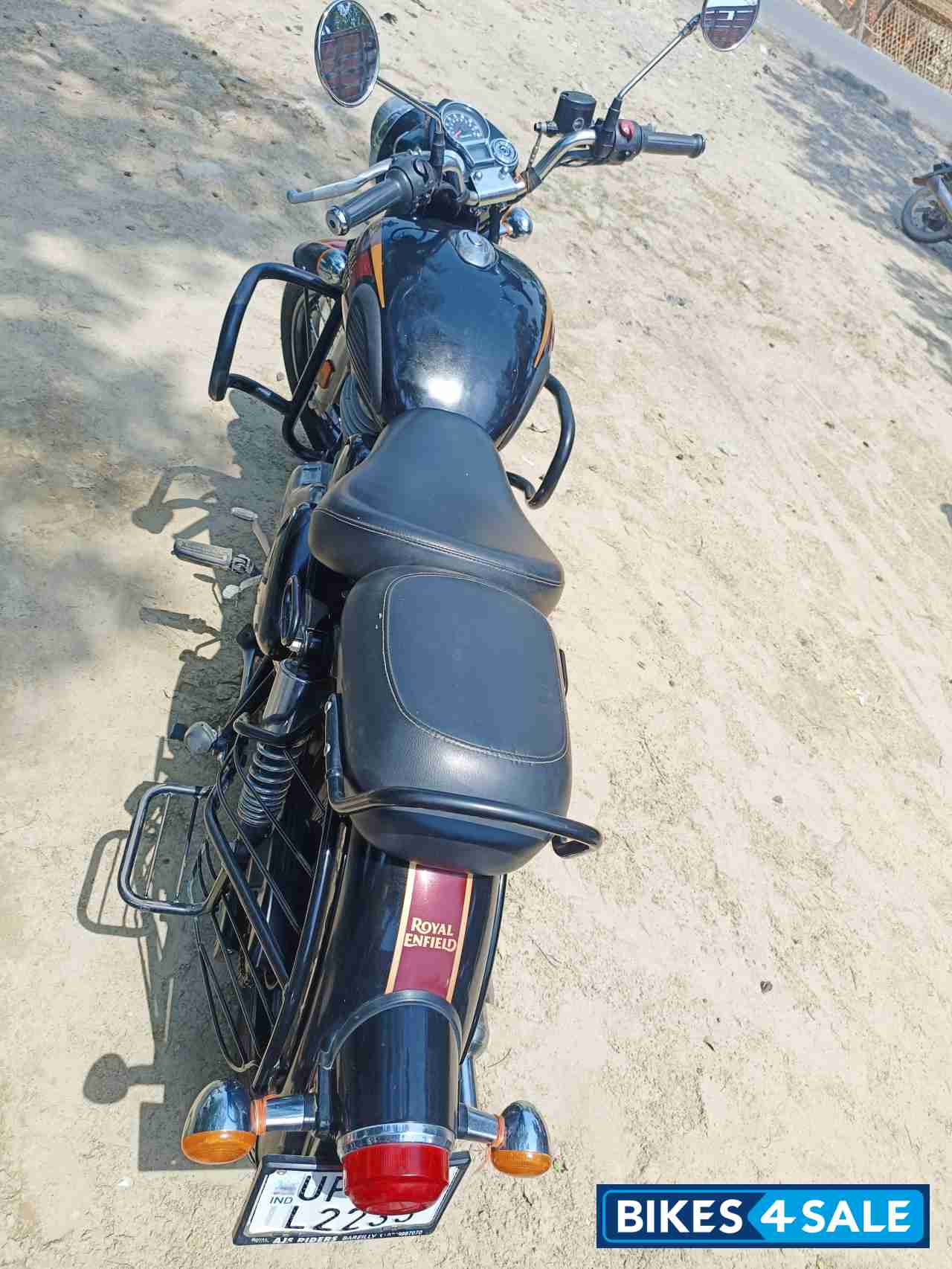 Black Royal Enfield Bullet 350