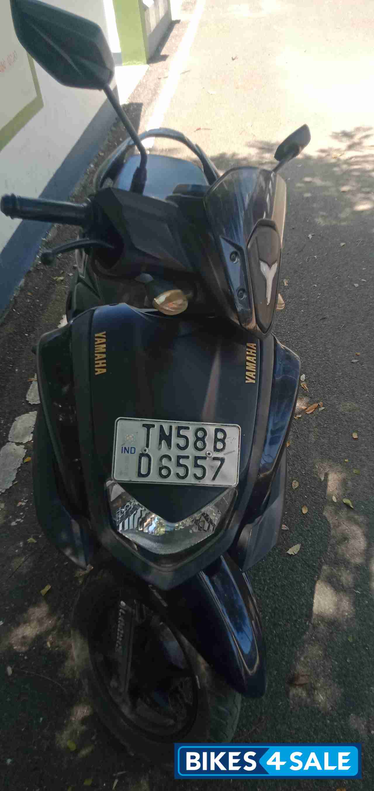 Black Yamaha Ray ZR 125 Fi Hybrid