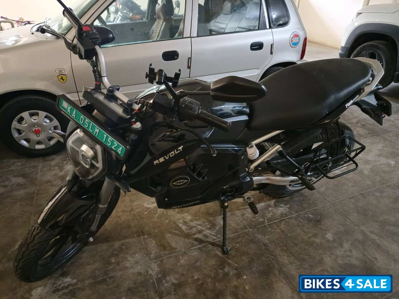 Black Revolt RV 400 Black Revolt RV 400