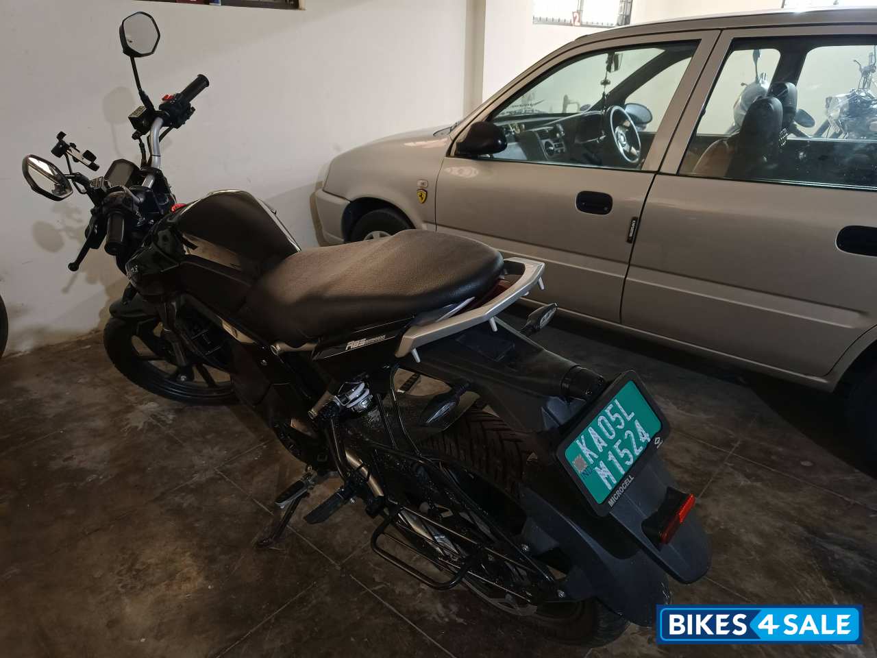 Black Revolt RV 400 Black Revolt RV 400