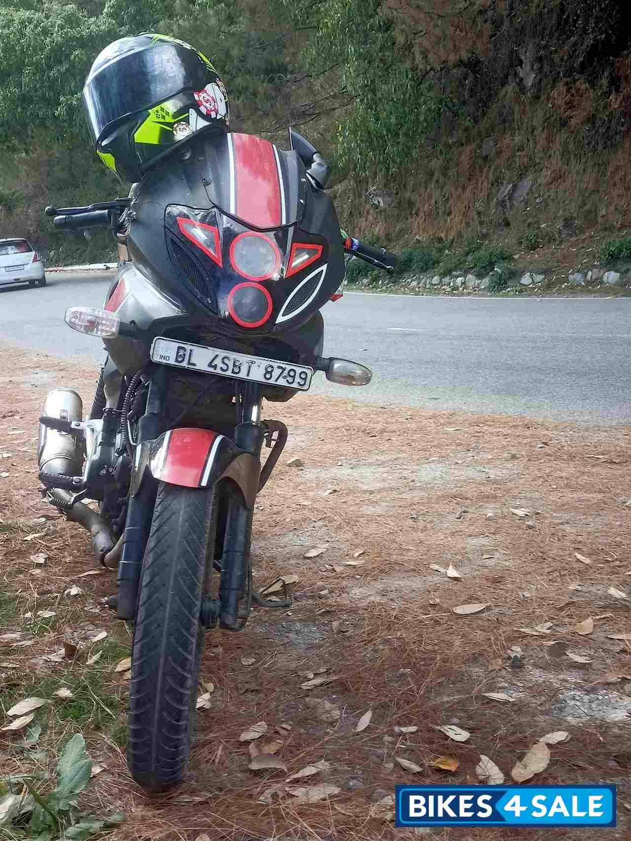 Bajaj Pulsar 220F
