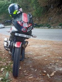 Bajaj Pulsar 220F