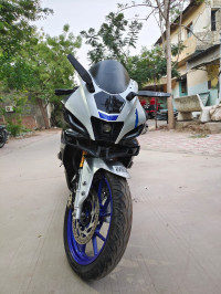 Yamaha R15M
