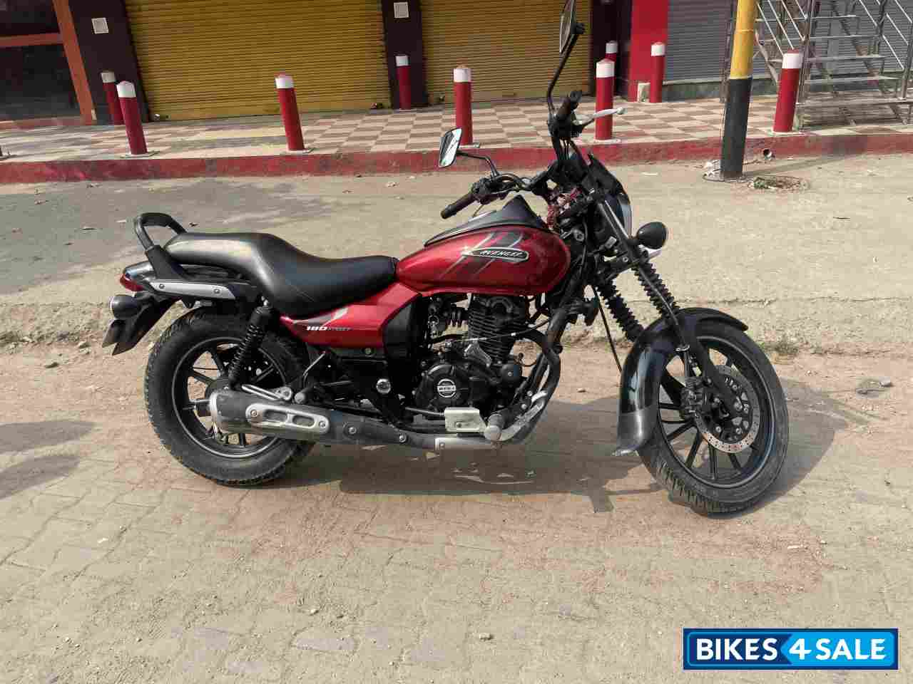 Bajaj Avenger Street 180