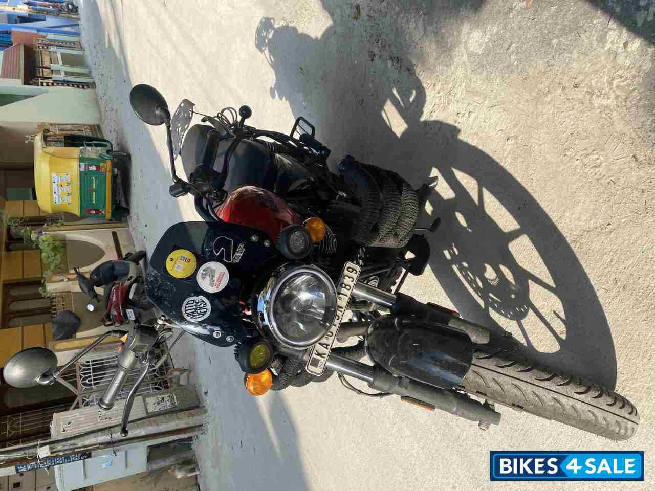 Red Royal Enfield Meteor 350