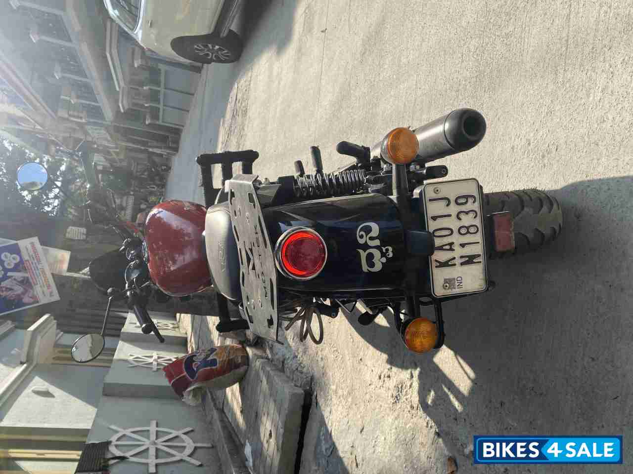 Red Royal Enfield Meteor 350