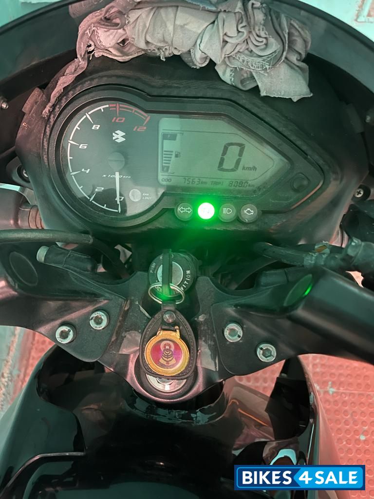 Black Bajaj Pulsar 125