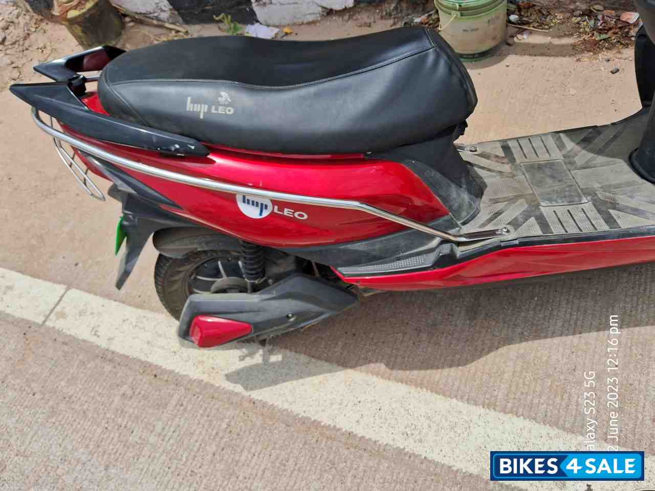 Red Black Hop Leo Standard