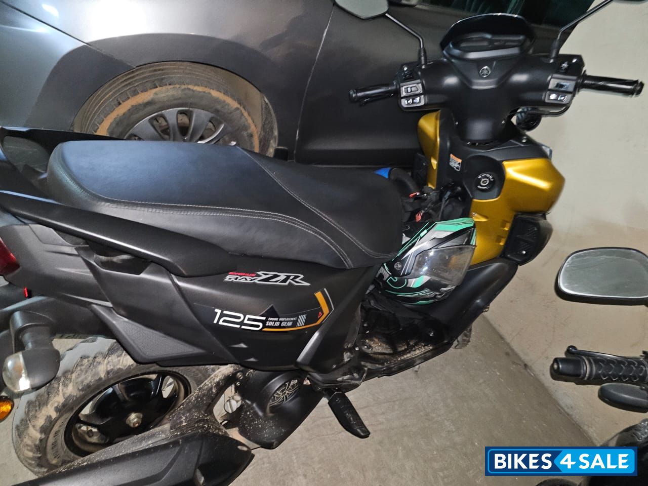 Yellow Yamaha Ray ZR 125 Fi Hybrid