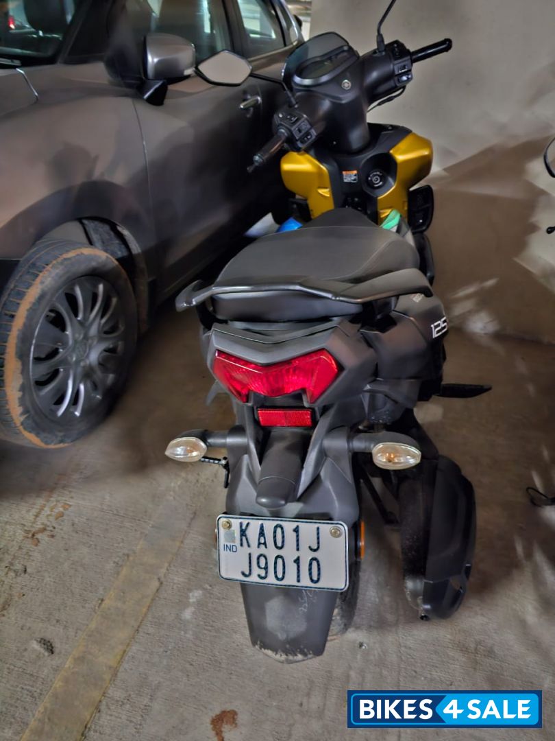 Yellow Yamaha Ray ZR 125 Fi Hybrid