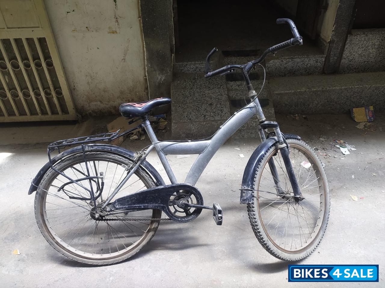 Silver Bicycle Atlas Silver Bicycle Atlas