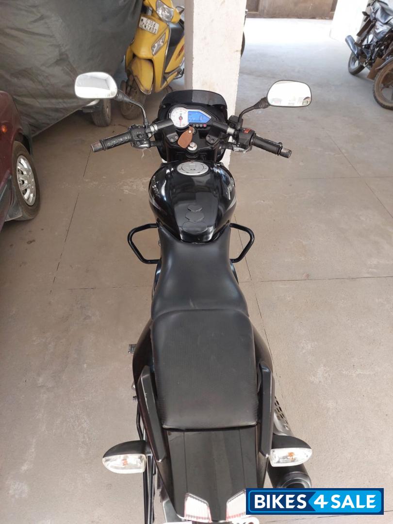 Bajaj Pulsar P150 Twin Disc Split Seat