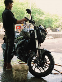 Black Bajaj Dominar 250