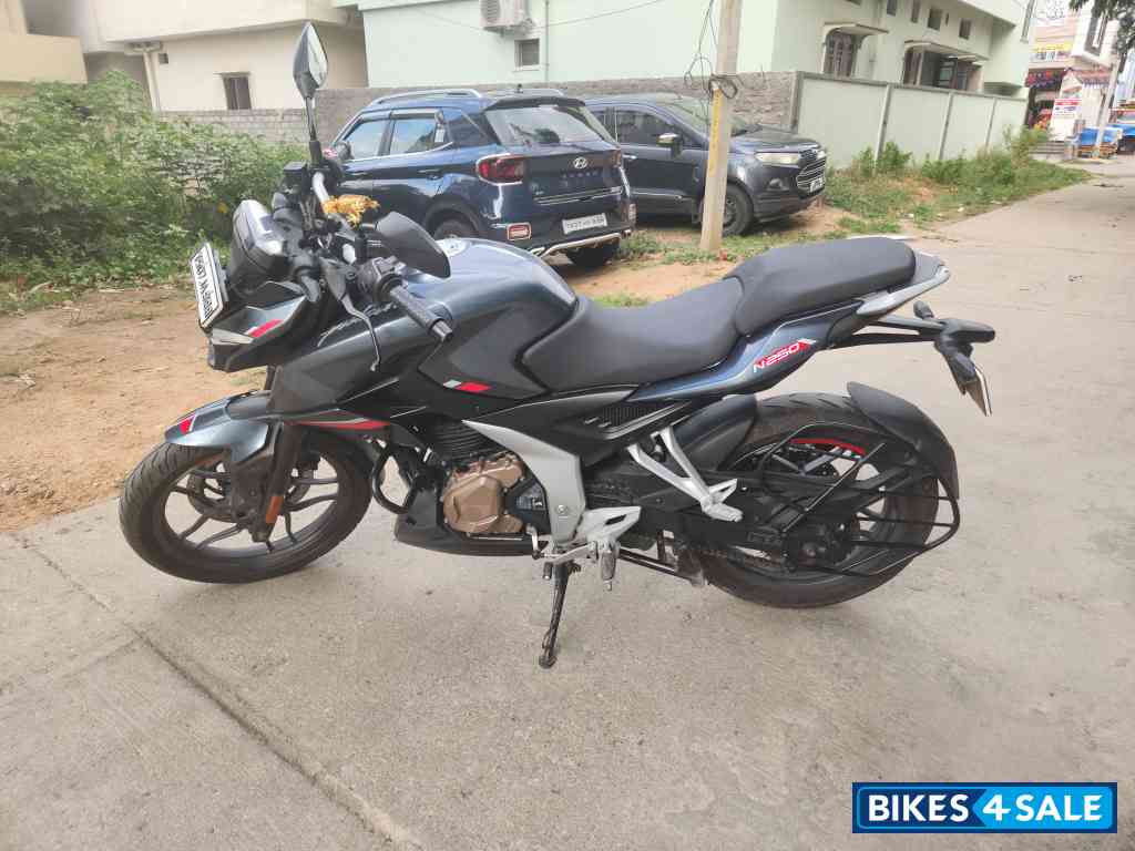 Black Bajaj Pulsar N250