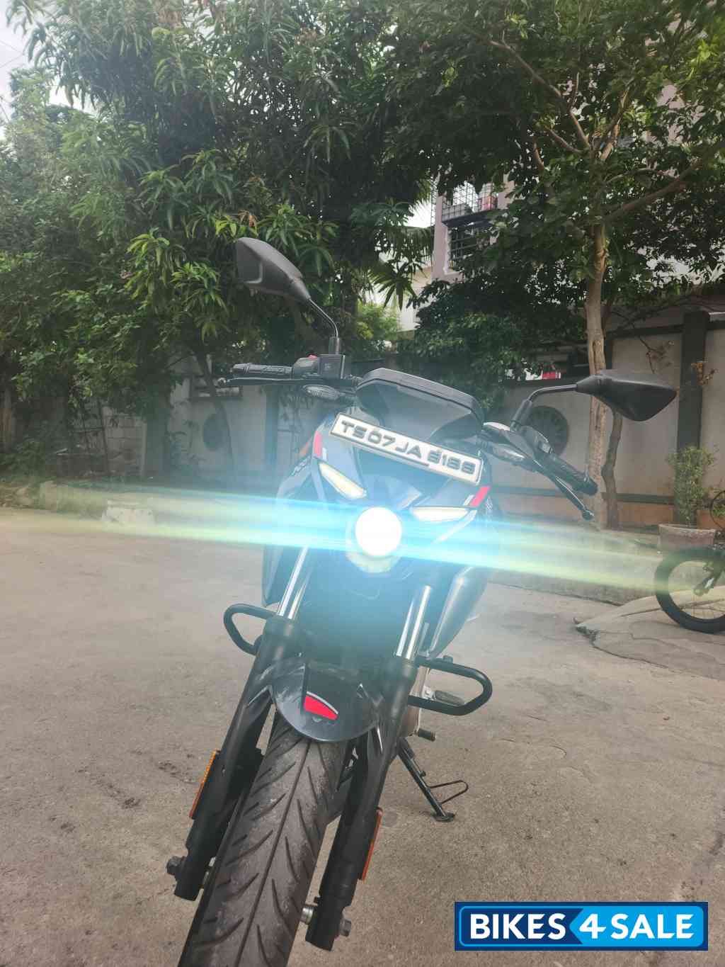 Black Bajaj Pulsar N250