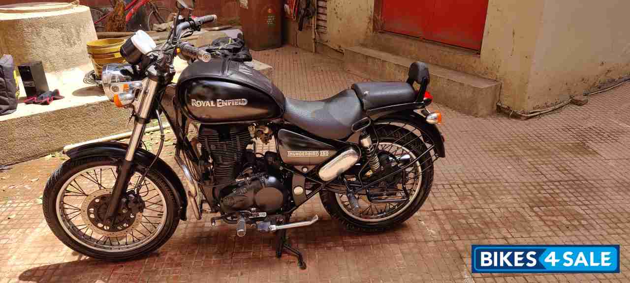 Matte Black Royal Enfield Thunderbird 350 Matte Black Royal Enfield Thunderbird 350