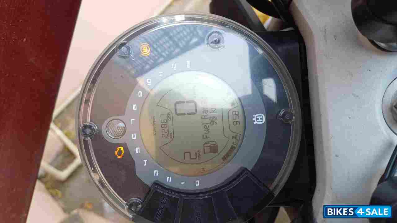 Husqvarna Svartpilen 250