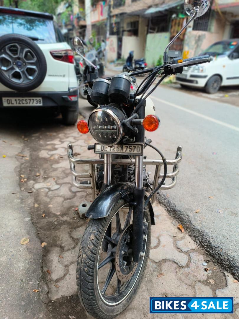 White Royal Enfield Thunderbird X 350