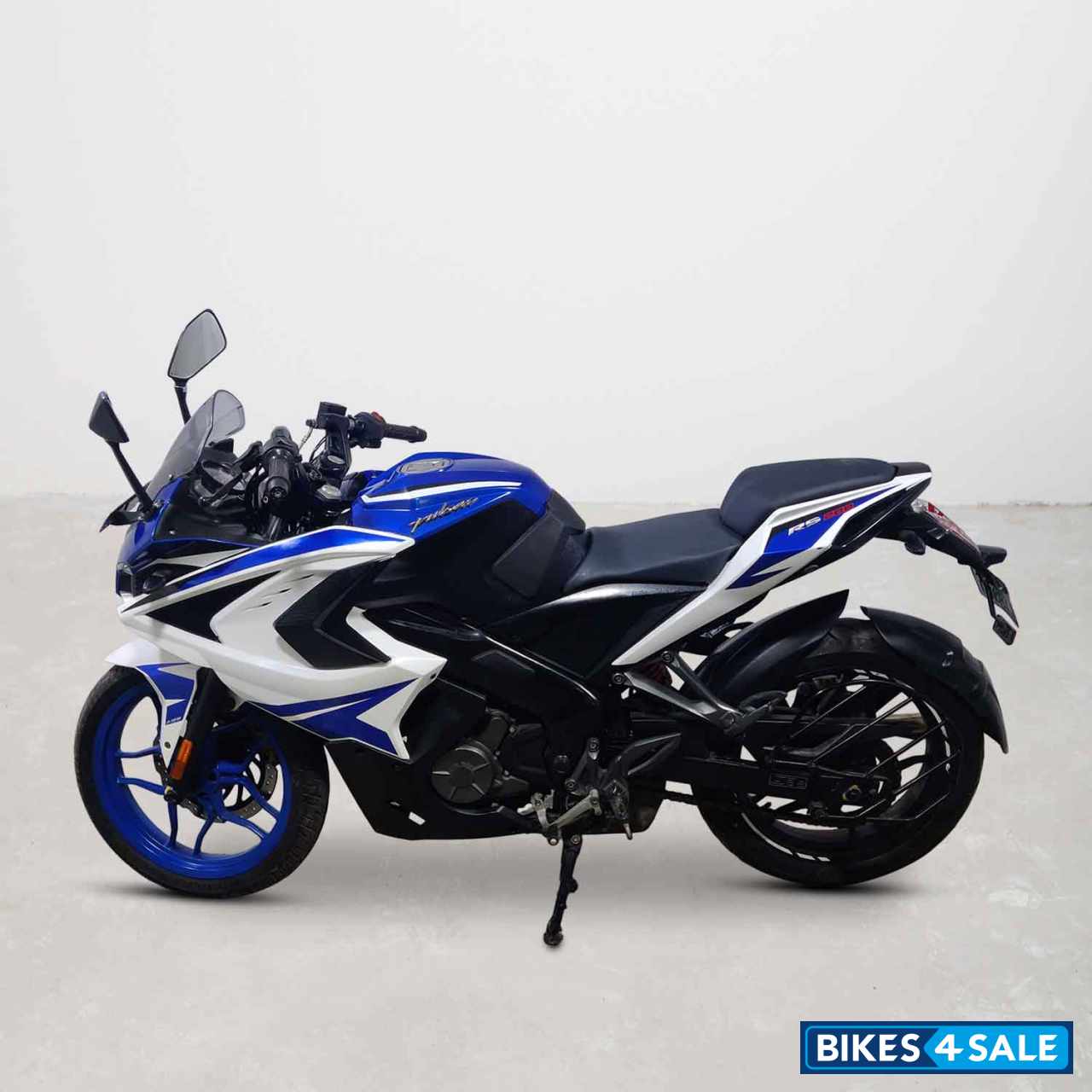 Bajaj Pulsar RS 200