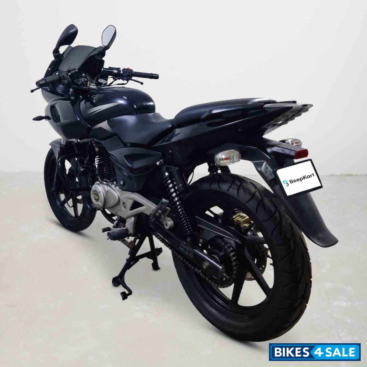 Bajaj Pulsar 220F