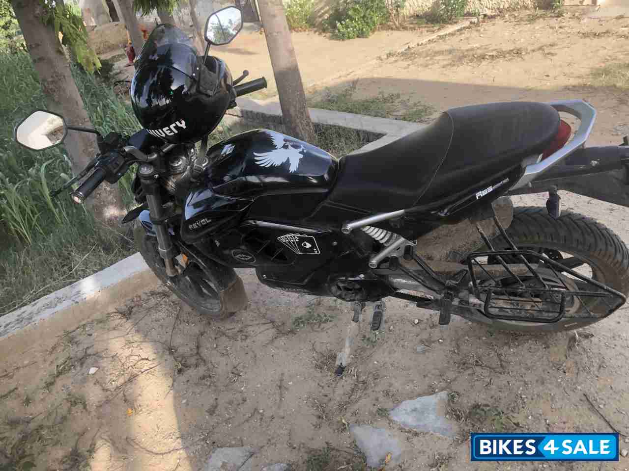 Revolt RV 400 Revolt RV 400