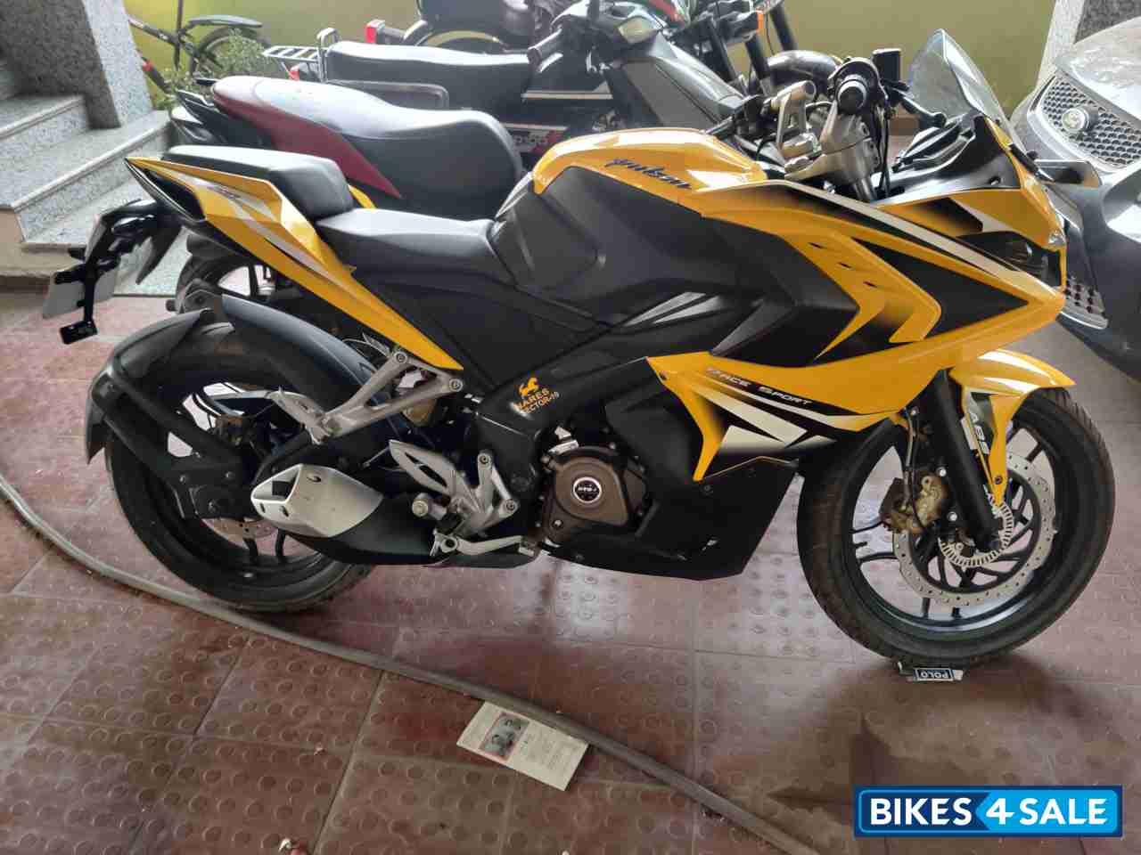 Yellow Bajaj Pulsar RS 200 ABS Yellow Bajaj Pulsar RS 200 ABS
