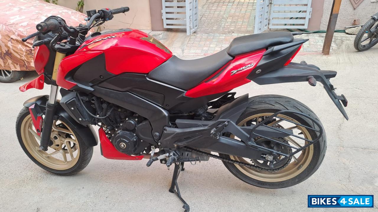 Canyon Red Bajaj Dominar 400