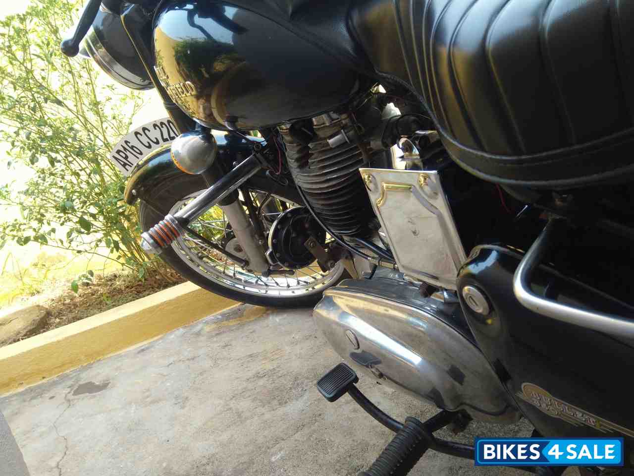 Black Royal Enfield Vintage STD350