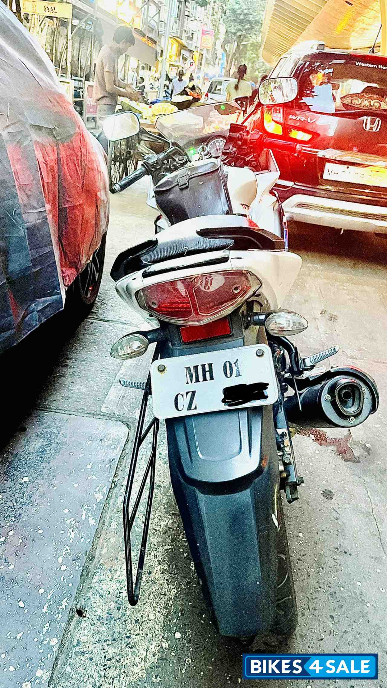 White Yamaha YZF R15 S