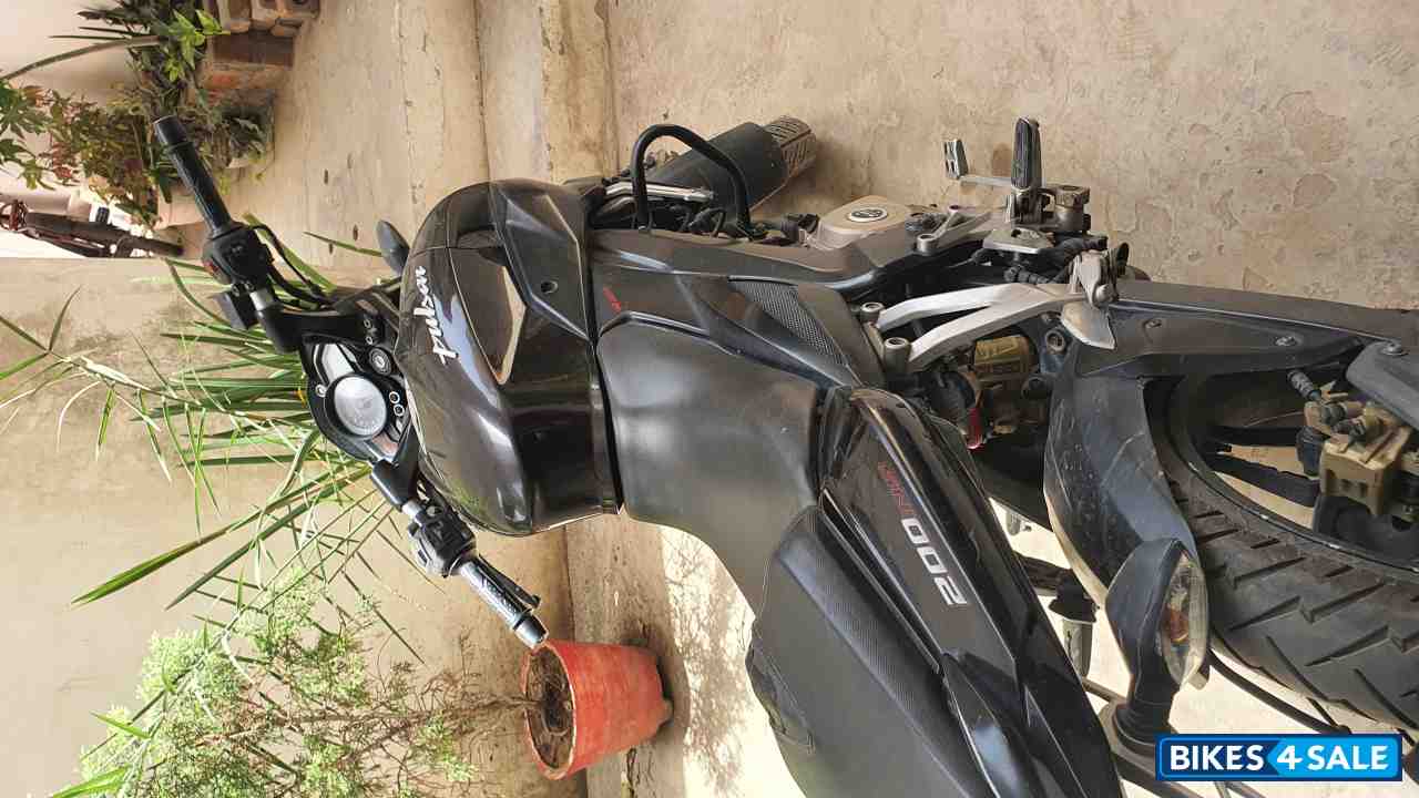 Bajaj Pulsar 200 NS