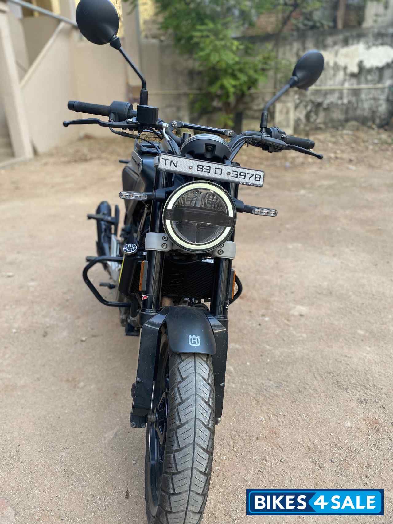 Husqvarna Svartpilen 250