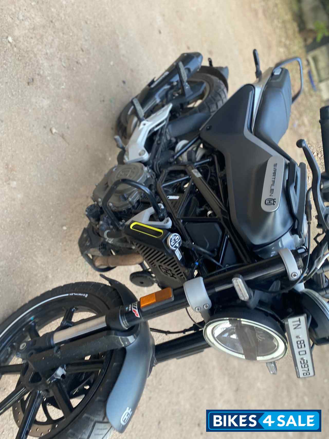 Husqvarna Svartpilen 250