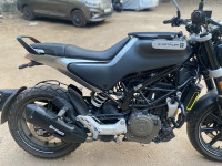 Husqvarna Svartpilen 250