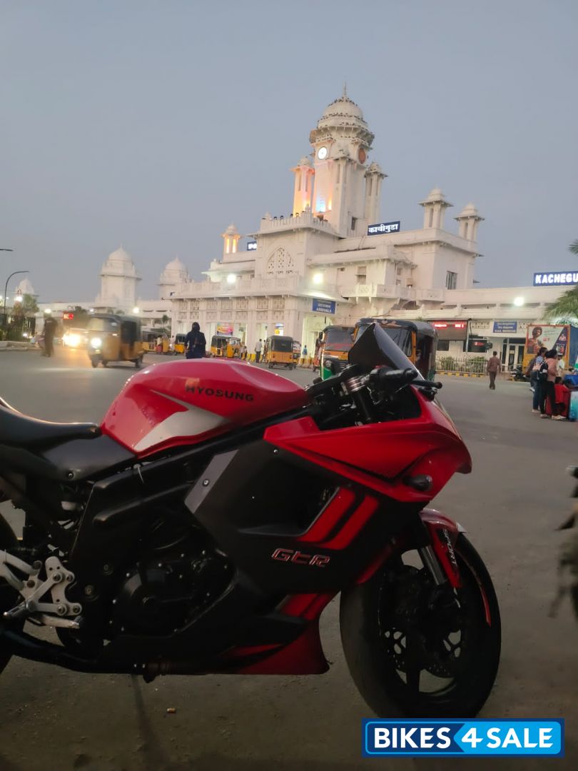 Hyosung GT650R