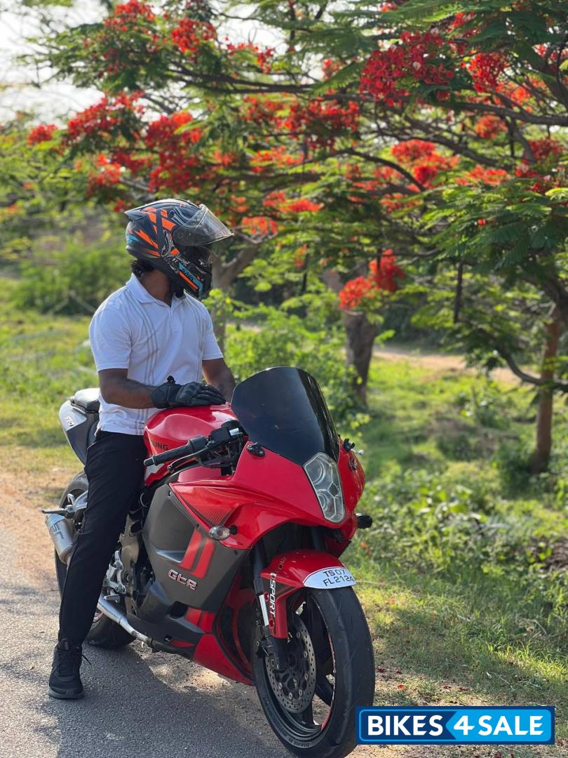 Hyosung GT650R